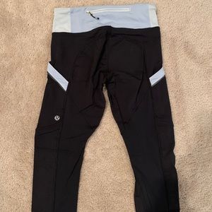 Lululemon Cropped Leggings with Pockets - Size 2